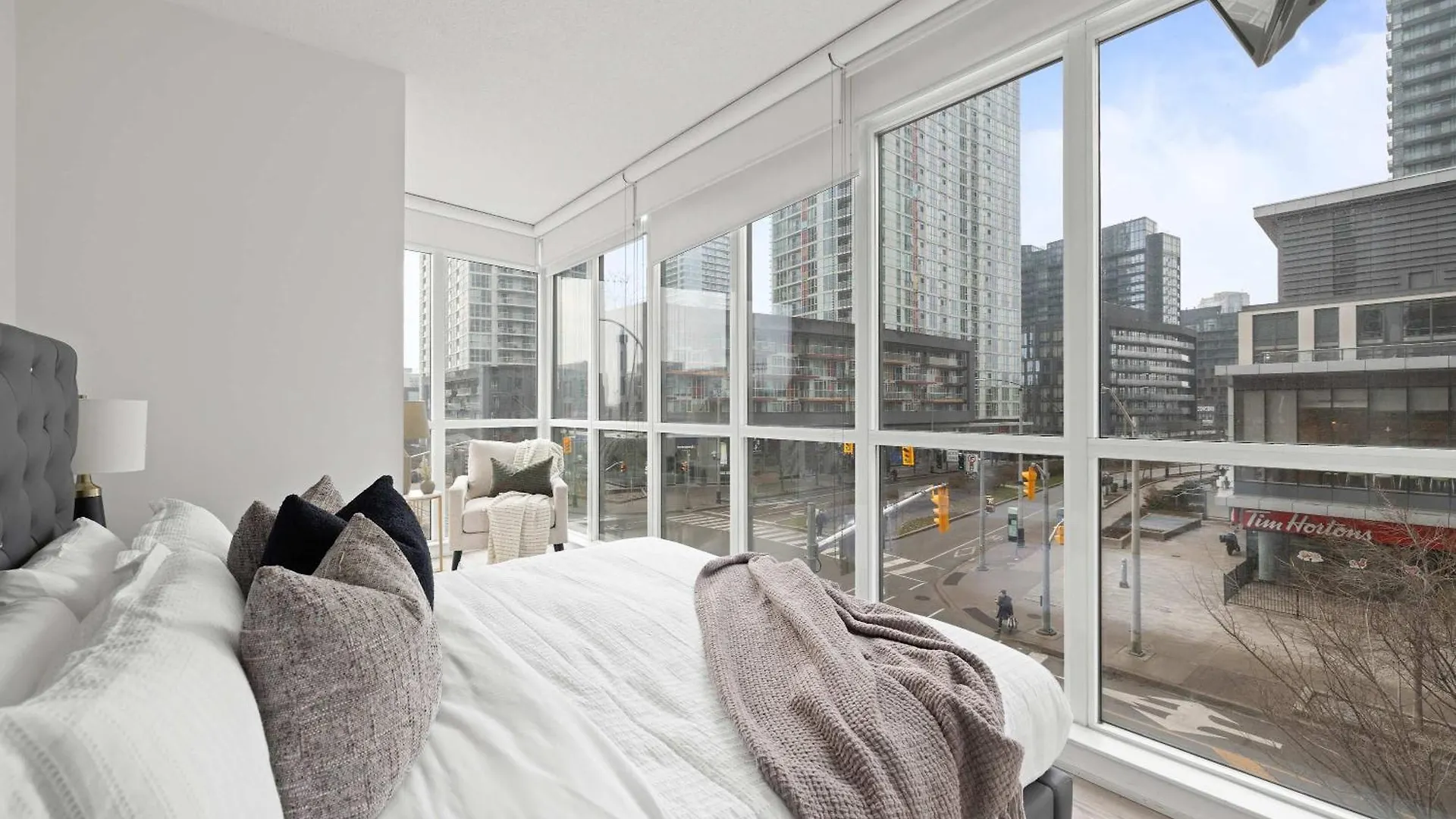 Elegant 3Br Condo W Parking In Toronto Apartman