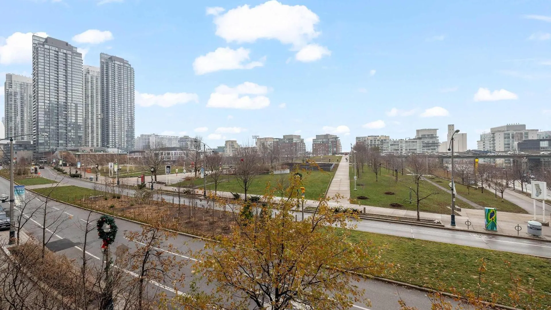 Apartman Elegant 3Br Condo W Parking In Toronto